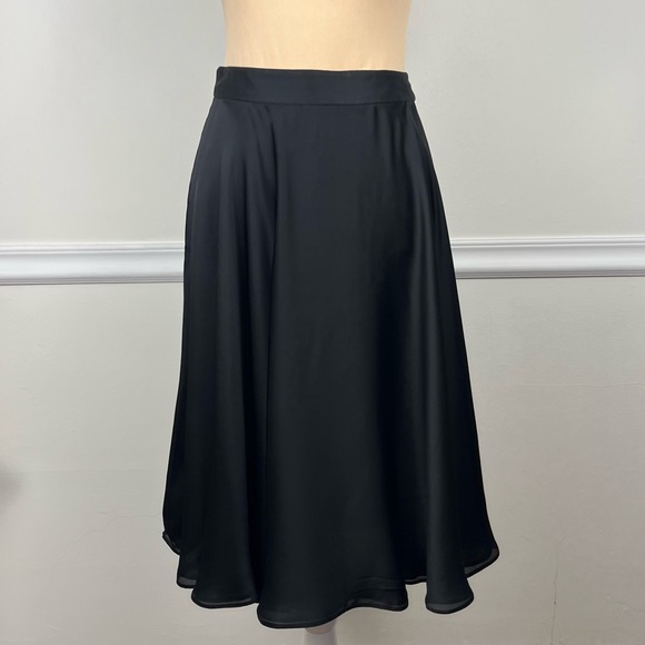 Giorgio Armani Borgo 21 S.P.A Knee Length Black Circle Skirt 100% Silk Size 40 - Picture 2 of 13
